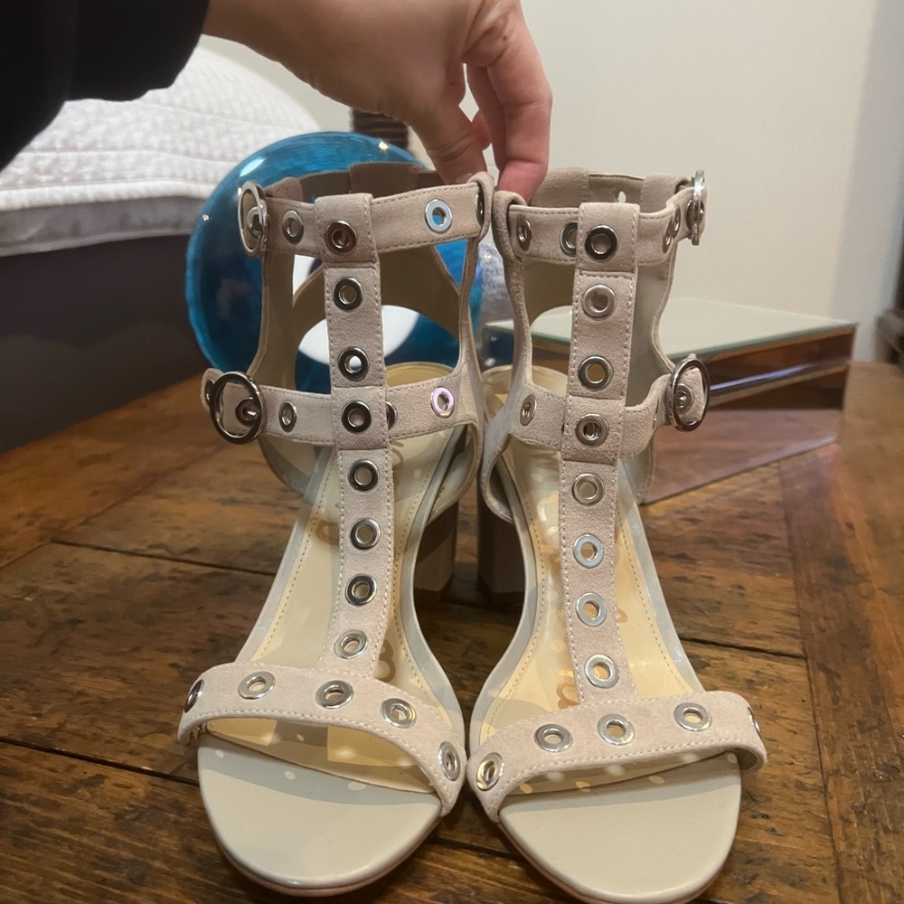 Sam Edelman 8.5 Beige Suede, Silver Studded Sandal